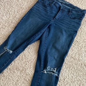 👖Universal Thread Mid Rise Skinny Destroyed Jean